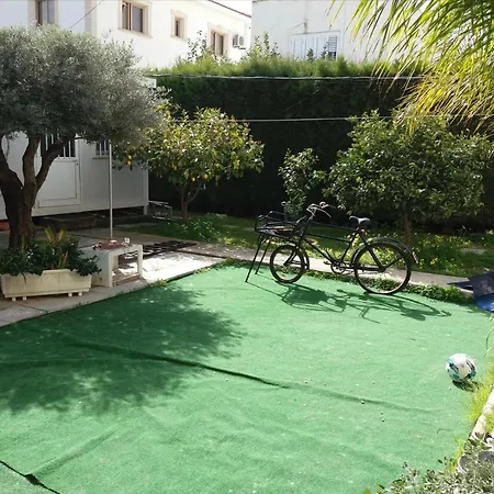Pensionat Independent Bedroom With Private Wc+shower Larnaca