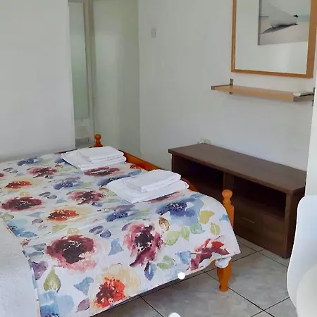Independent Bedroom With Private Wc+shower Pensión *